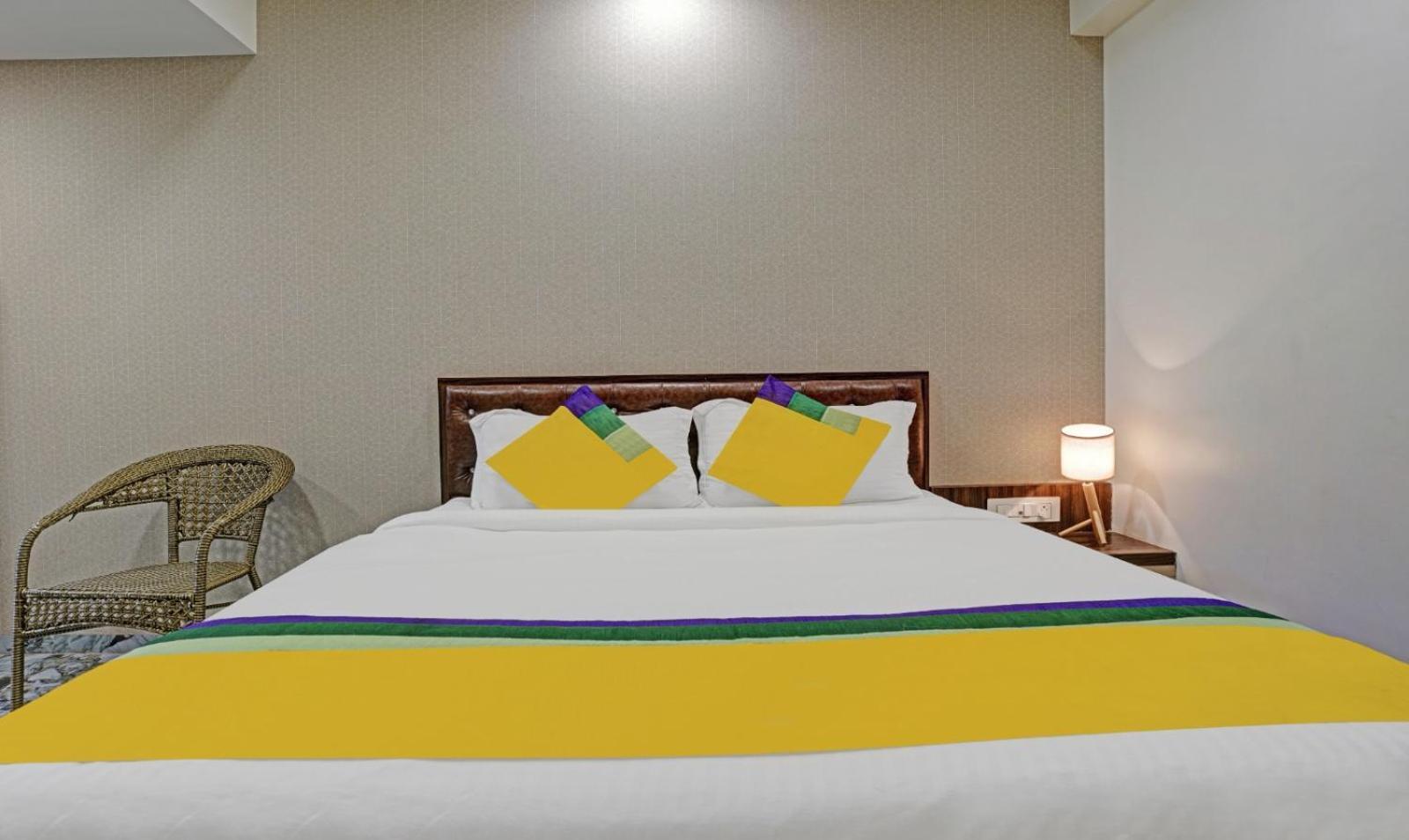 Glitz Hotels Golden Birds - Mahape, Нави Мумбаи Экстерьер фото