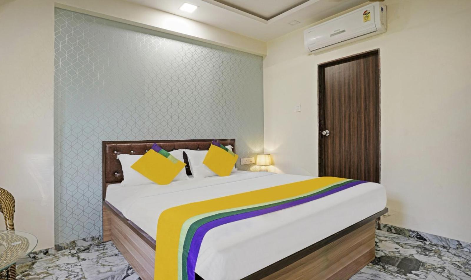 Glitz Hotels Golden Birds - Mahape, Нави Мумбаи Экстерьер фото