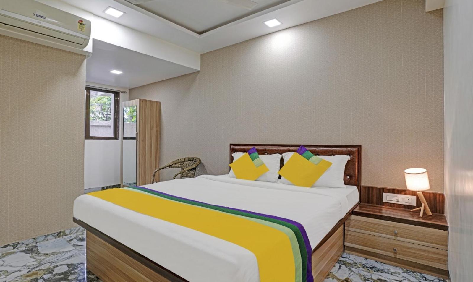 Glitz Hotels Golden Birds - Mahape, Нави Мумбаи Экстерьер фото