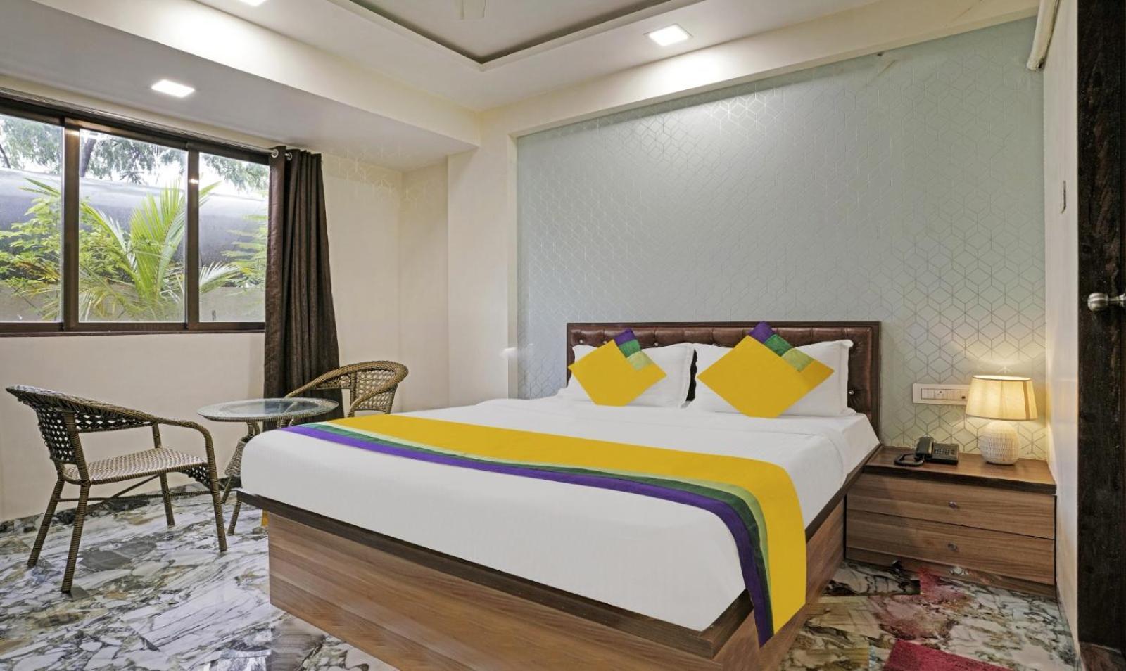 Glitz Hotels Golden Birds - Mahape, Нави Мумбаи Экстерьер фото