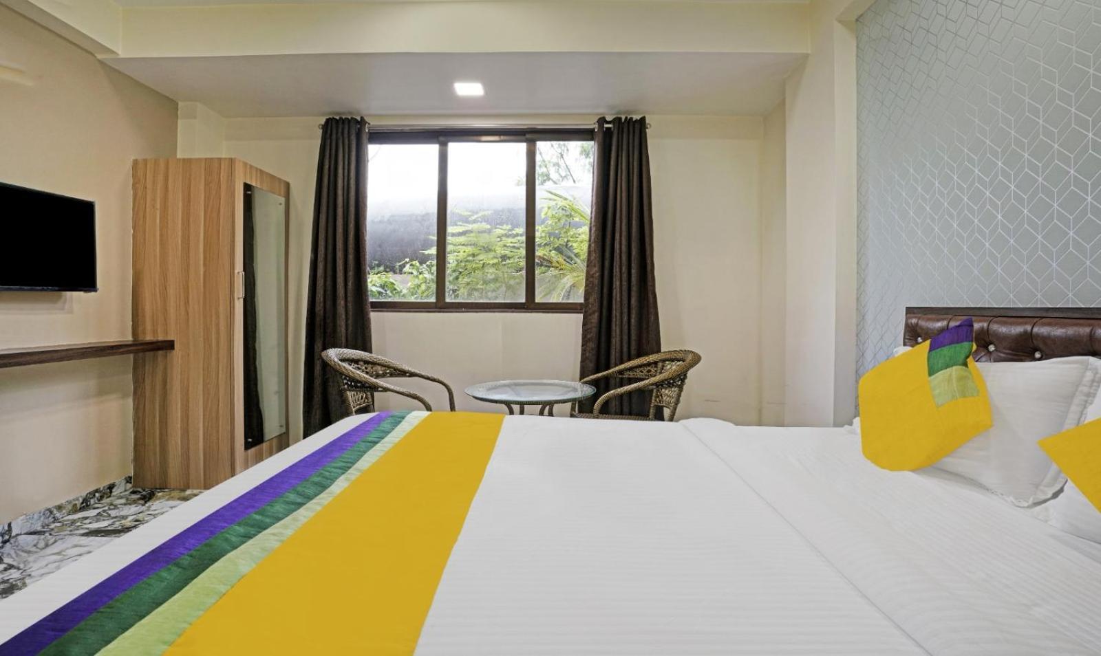 Glitz Hotels Golden Birds - Mahape, Нави Мумбаи Экстерьер фото
