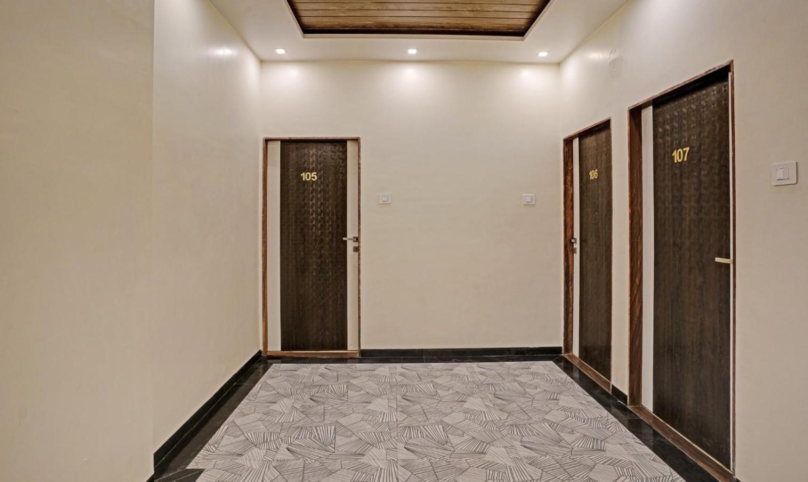 Glitz Hotels Golden Birds - Mahape, Нави Мумбаи Экстерьер фото